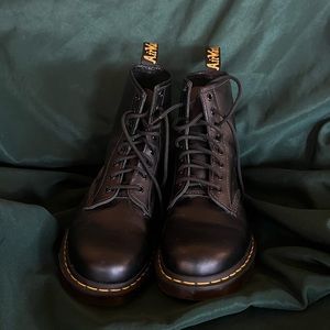 Women’s Size 10 Classic 1460 Doc Martens